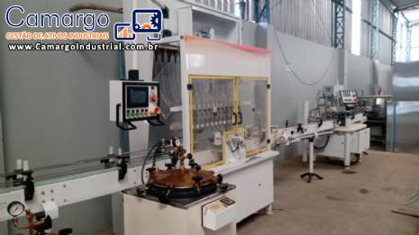 Envasadora linear com rosqueadora inox 12 bicos frasco bombonas gal�o Narita