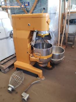 Batedeira planet�ria Am�dio 40 litros