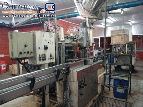 Envasadora rotaviva com 42 bicos com tampadora rosqueadora CompoMaq para carbonatados bebidas com g�s